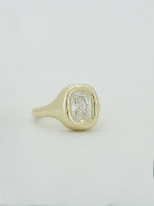 Cushion lab diamond + 14ct yellow gold