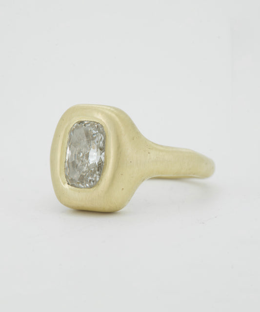 Cushion lab diamond + 14ct yellow gold