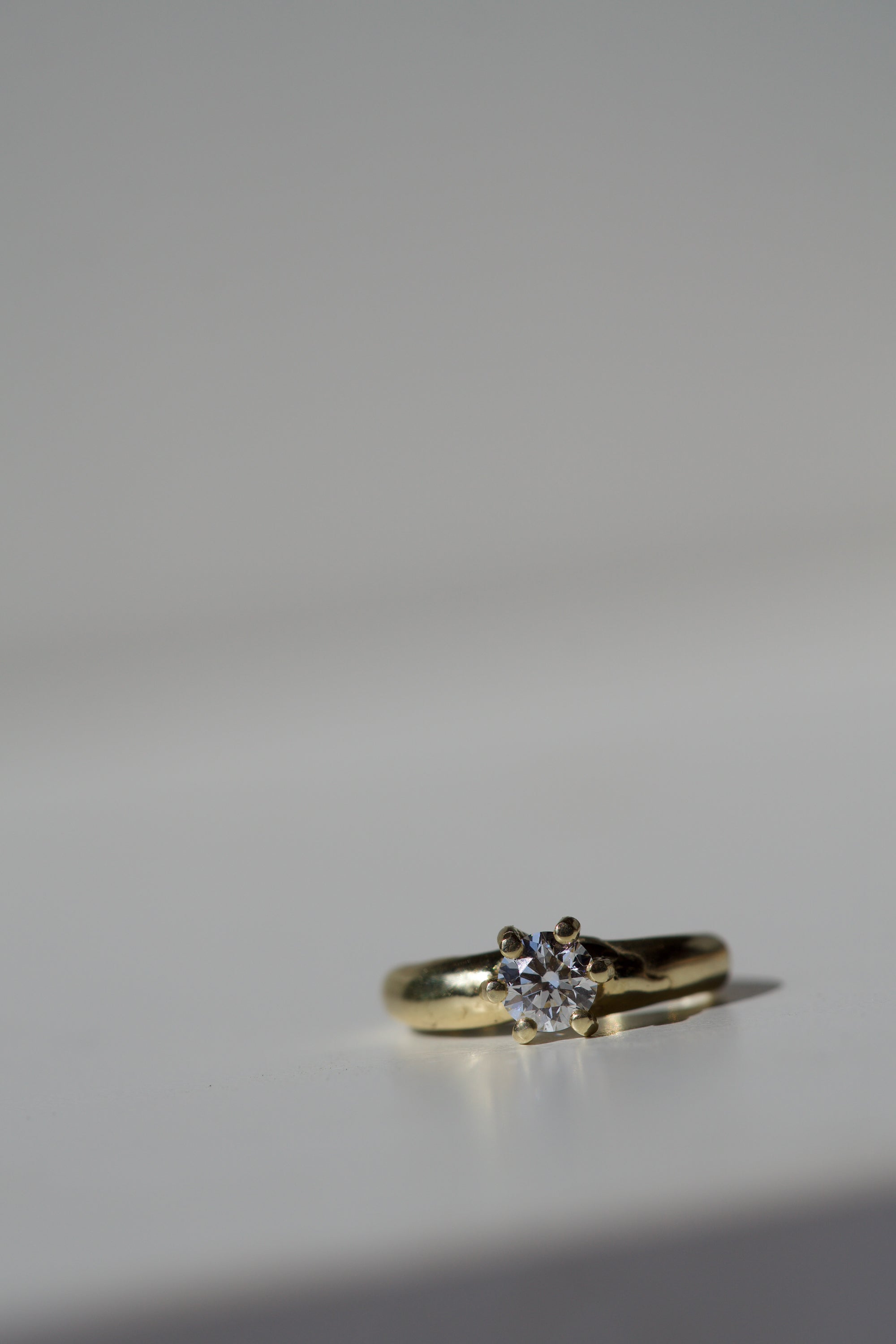 Solitaire - Slender Nuque style