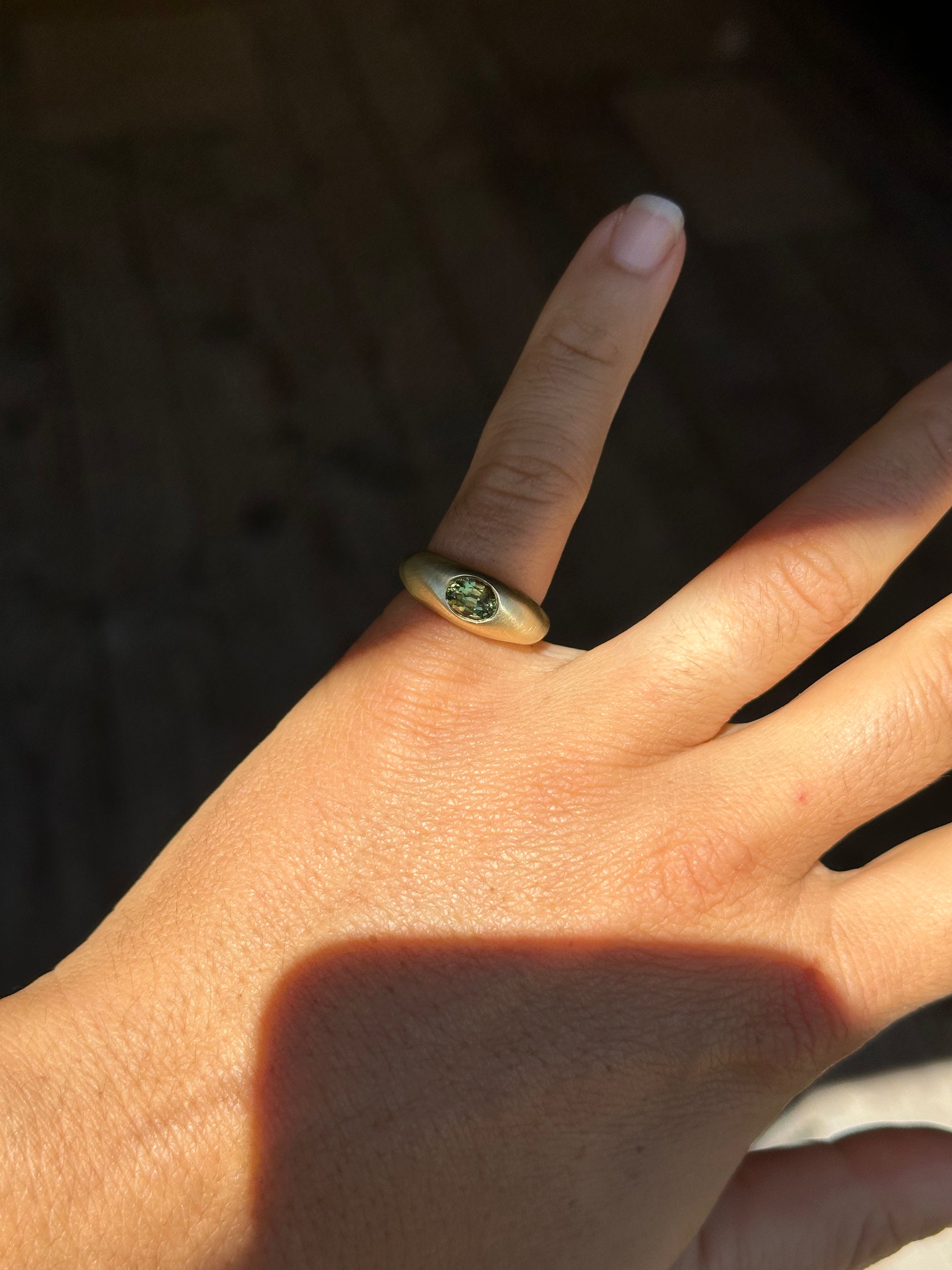 Nuque + yellow oval sapphire
