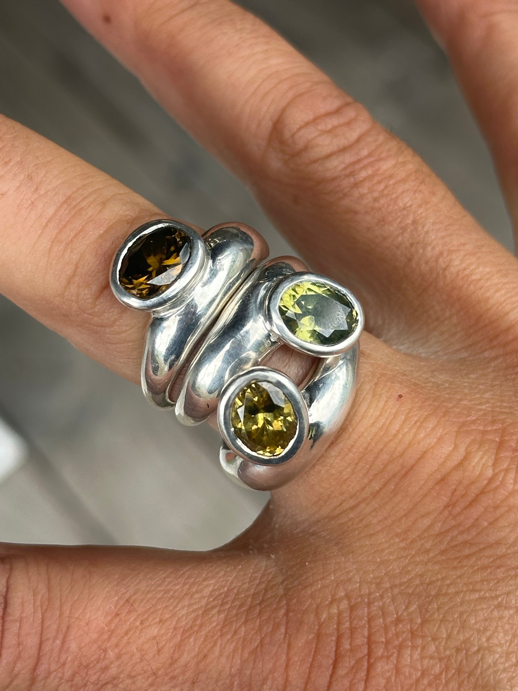 Nuque + Zircon - brown