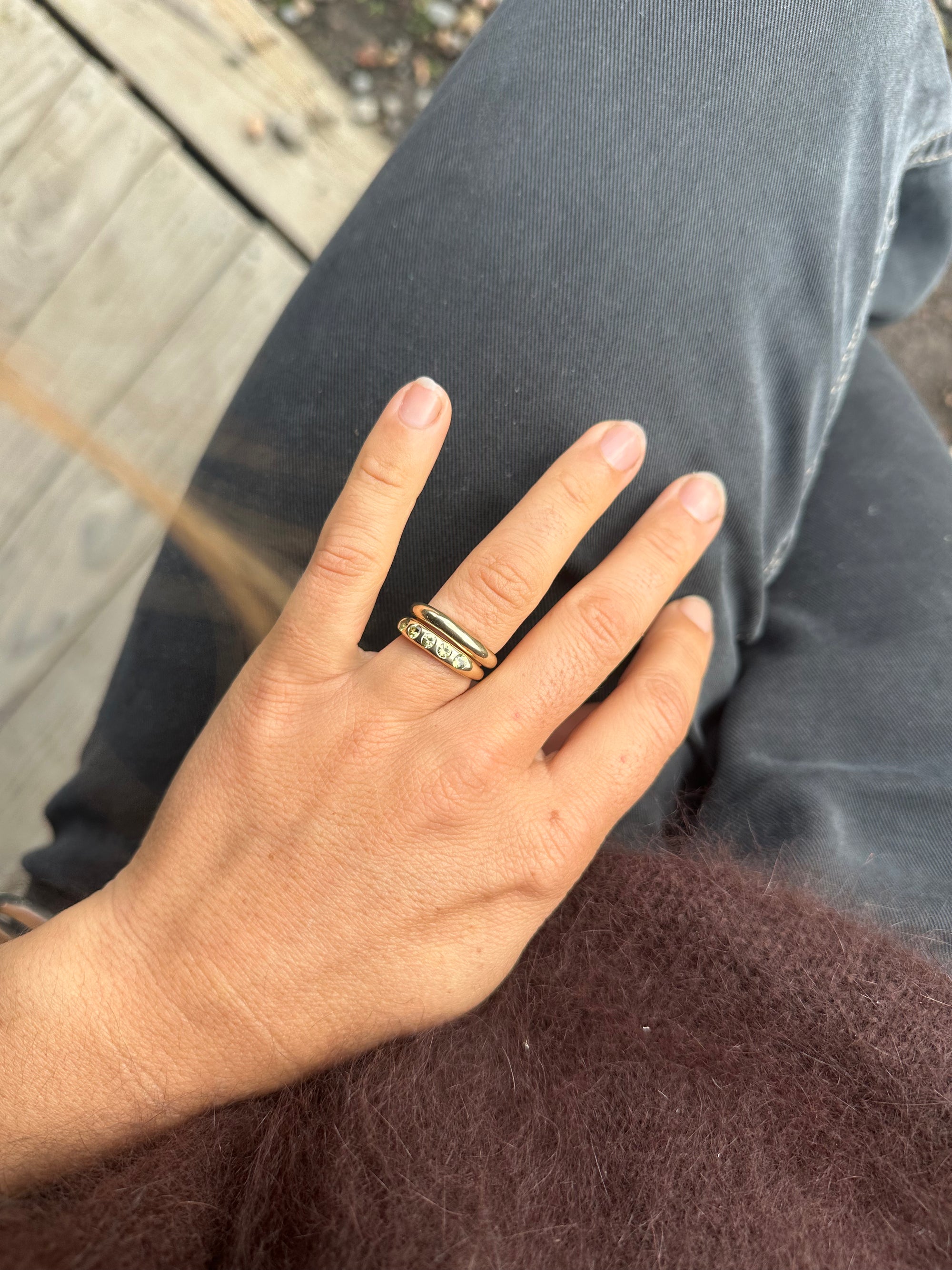 Slender Nuque + yellow sapphires
