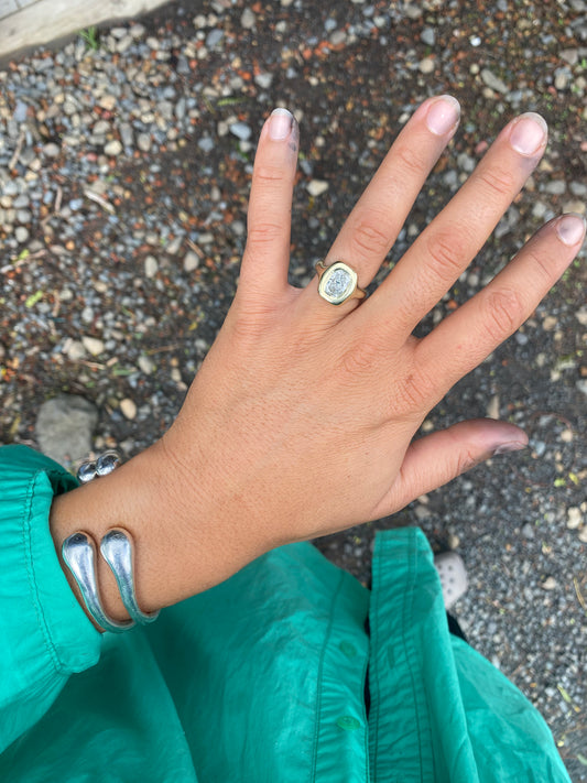 Cushion lab diamond + 14ct yellow gold