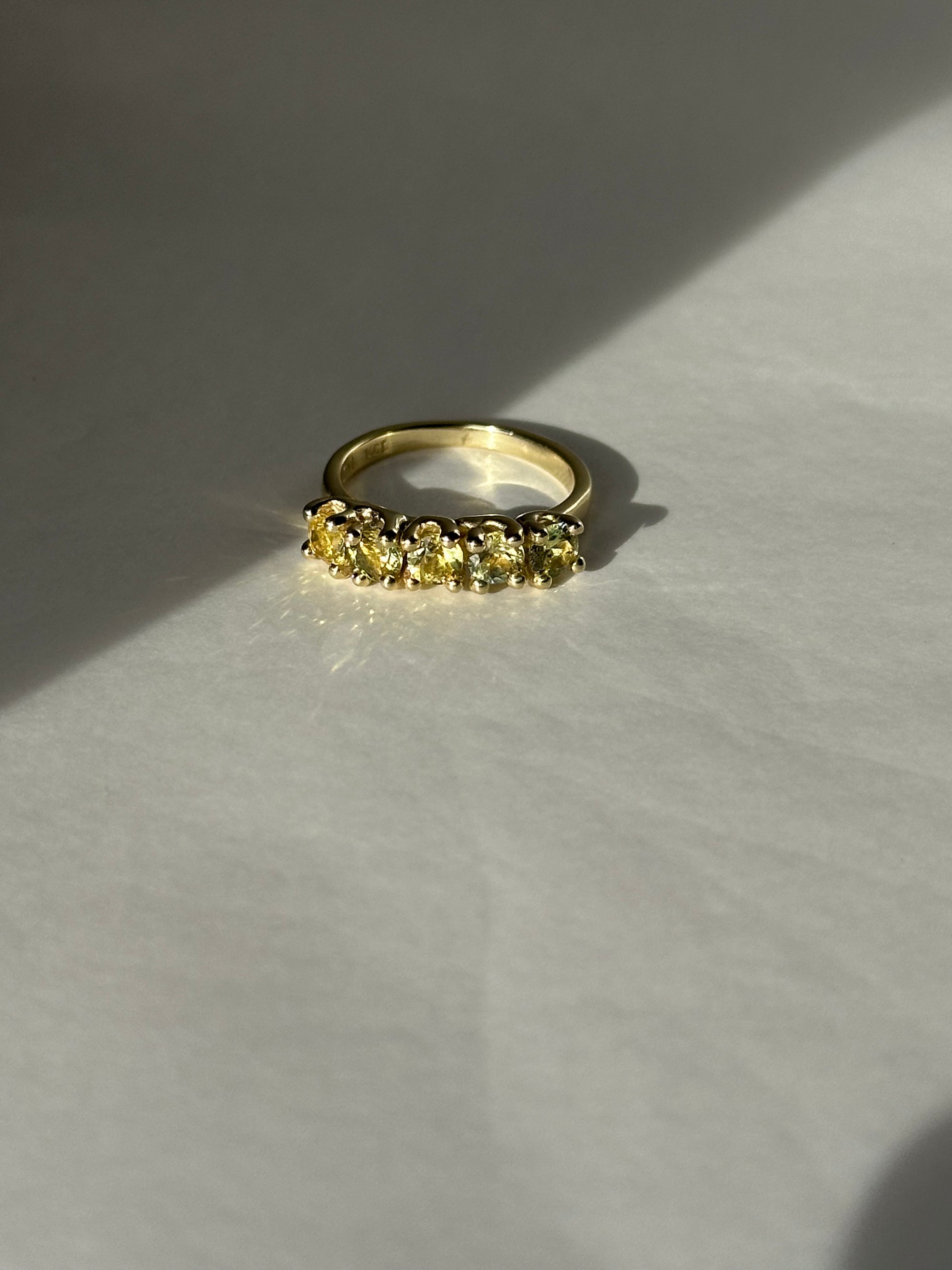 Yellow sapphires + 14ct yellow gold - medium