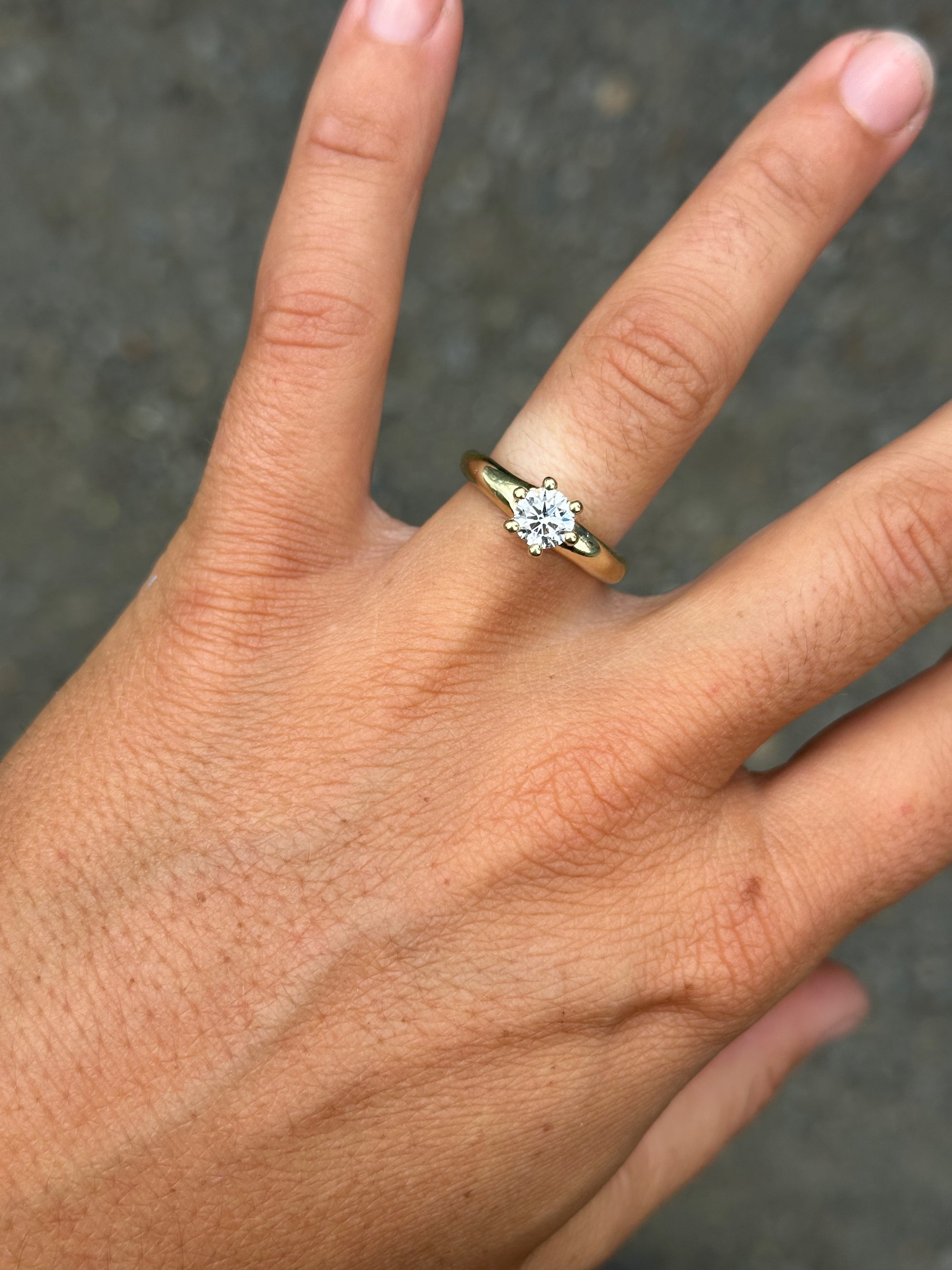 Solitaire - Slender Nuque style