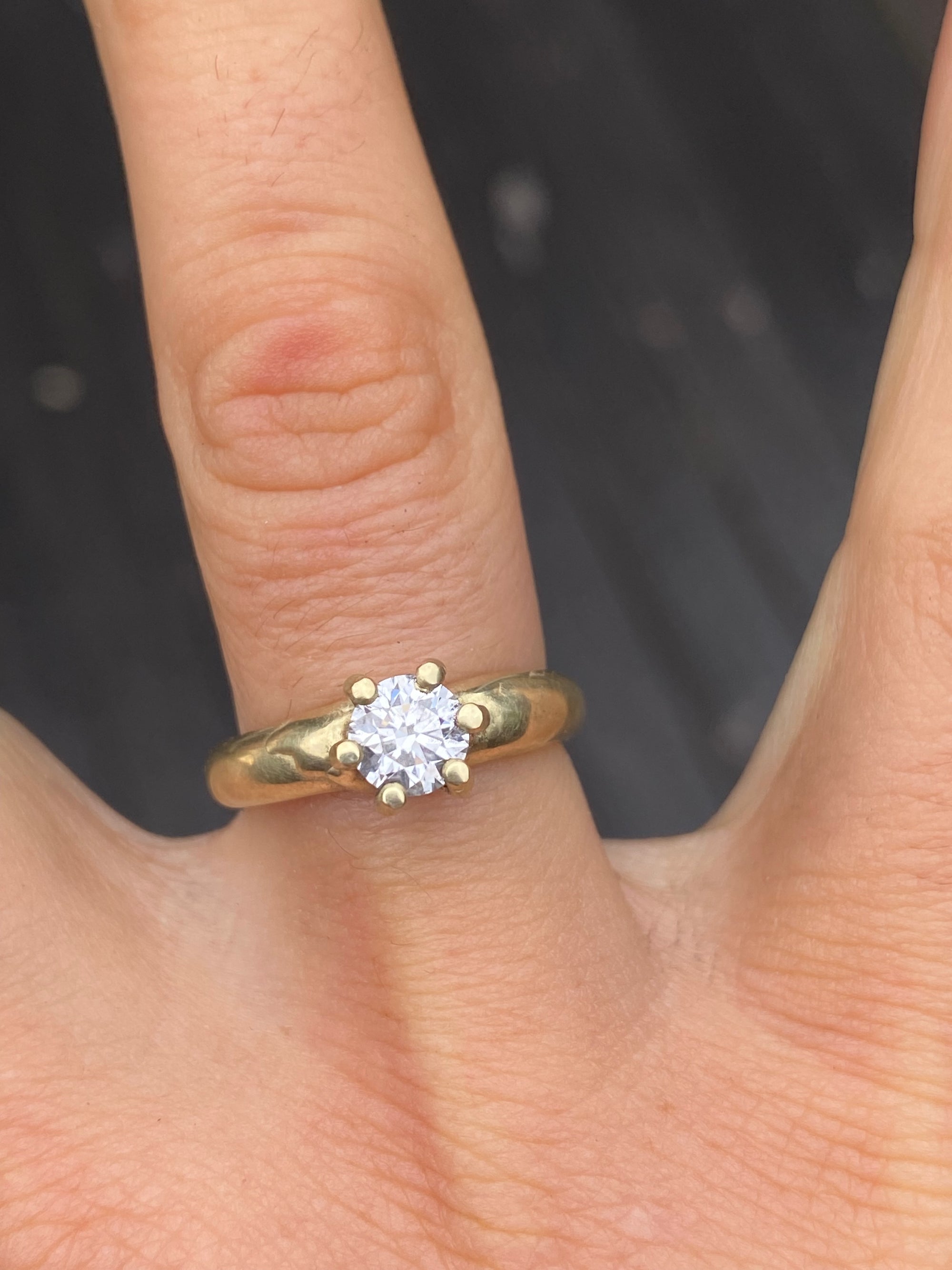 Solitaire - Slender Nuque style