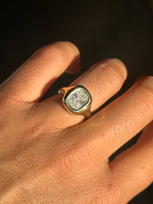 Cushion lab diamond + 14ct yellow gold