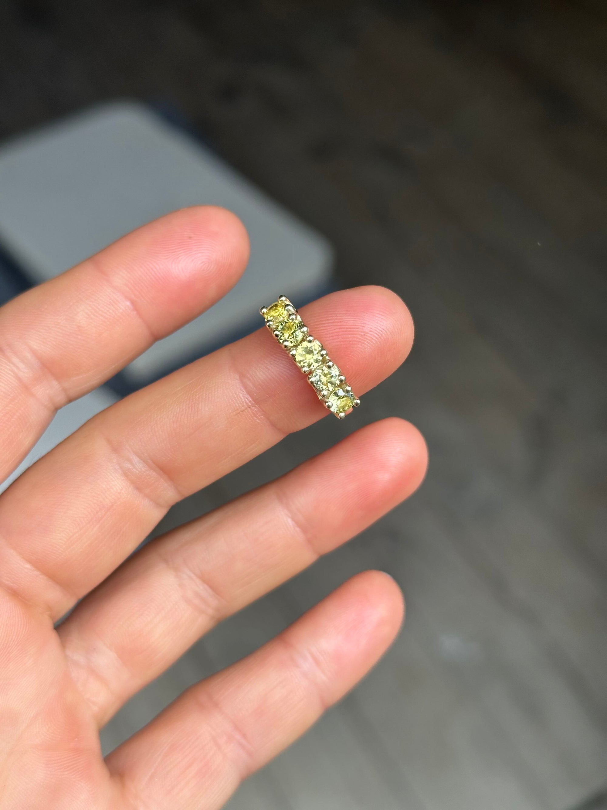 Yellow sapphires + 14ct yellow gold - medium